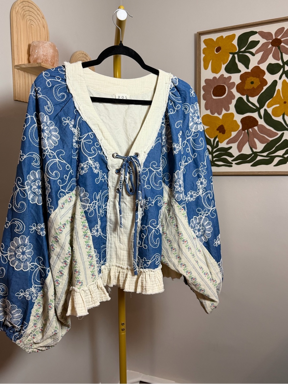 POL Floral Balloon Sleeve Blouse in Blue & Cream Size Small